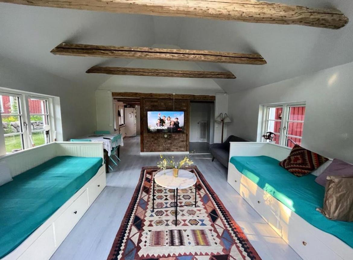 Villa Mysig Stuga Naera Aestad Vingard & Spa Extérieur photo